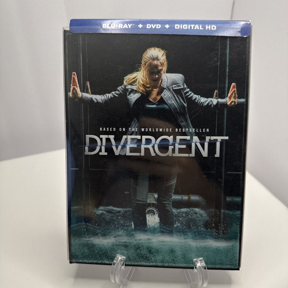 Divergent Target Exclusive DigiBook [Bonus Disc] Blu-ray + 2 DVD 2014